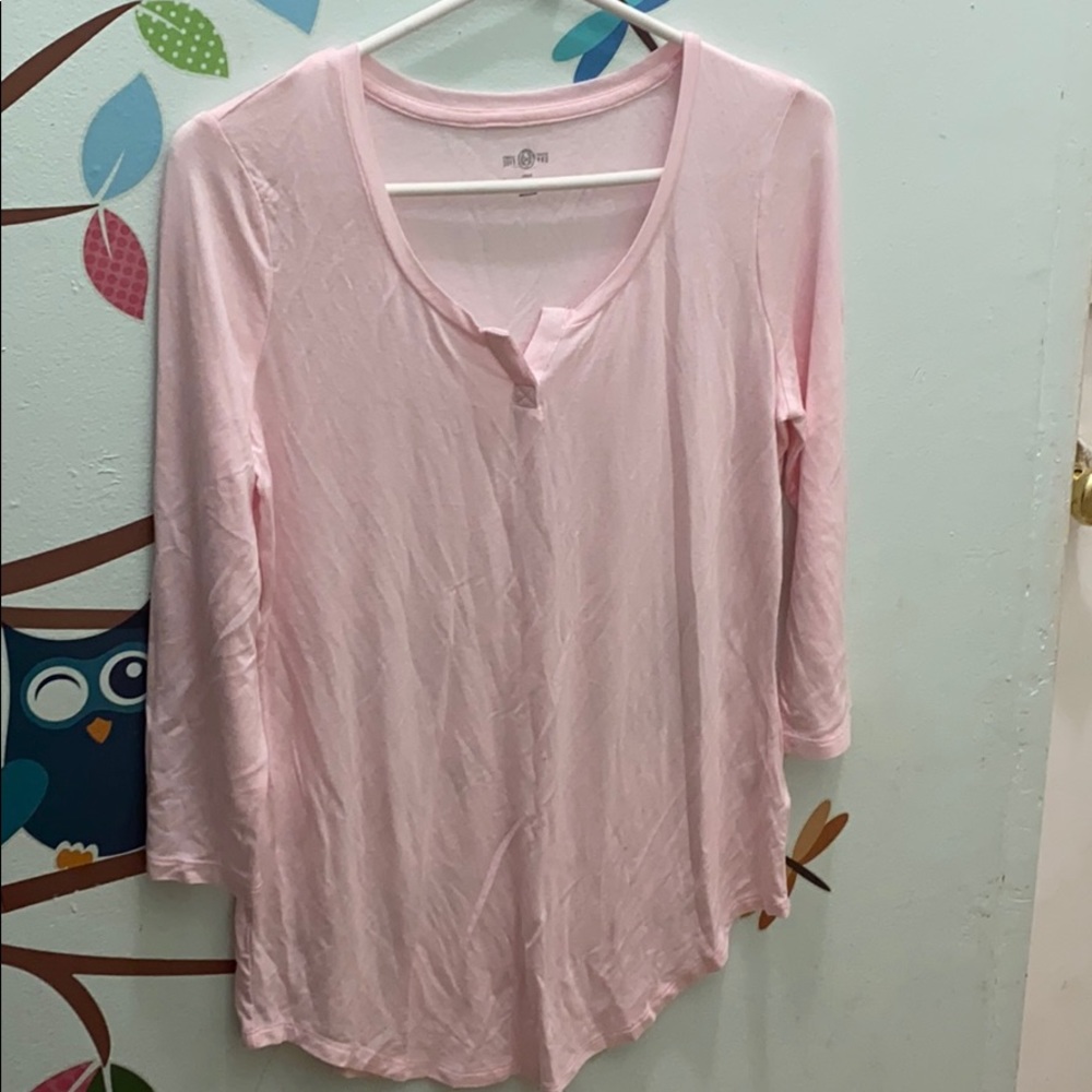 SO quarter sleeve medium Top ❤️